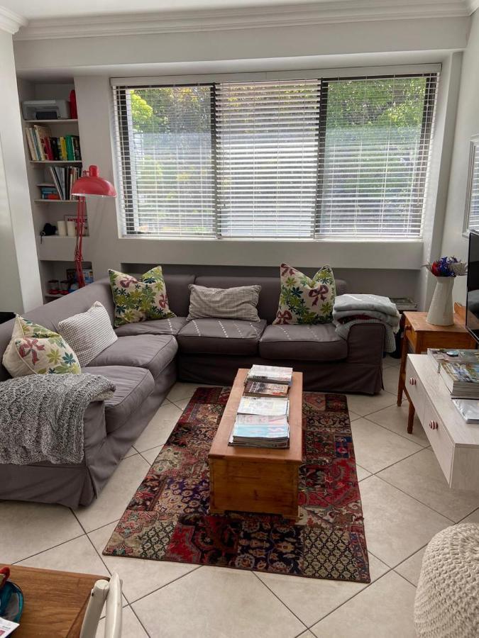 Modern, Centrally Located Dorp Street Apartment Stellenbosch Exterior foto